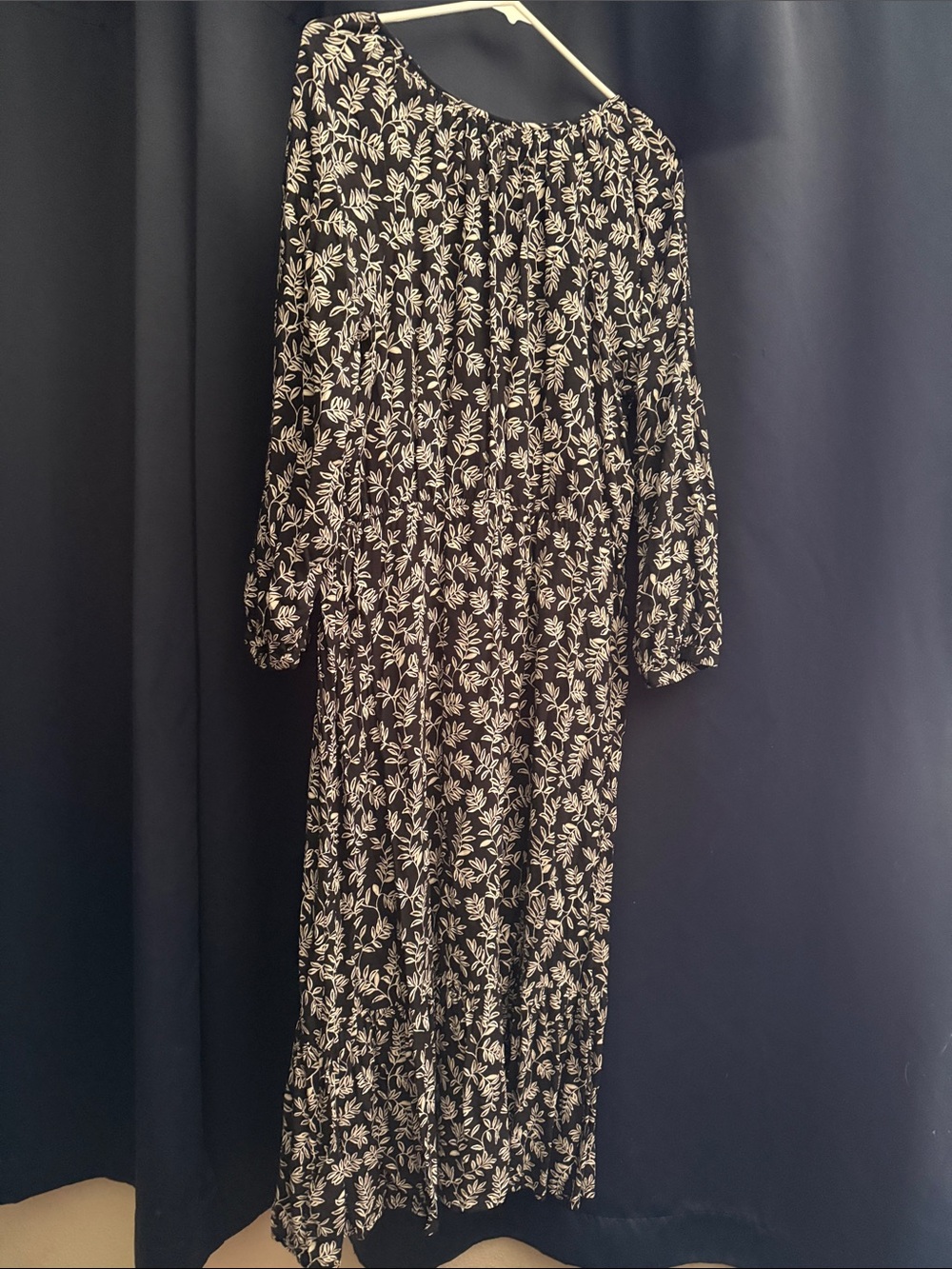 Old Navy Black and White Floral Maxi Dress - Picture 3 of 5
